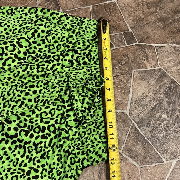 NWT Set French Terry Green Leopard Jogger & Sweatshirt Sz M - Picture 10 of 14